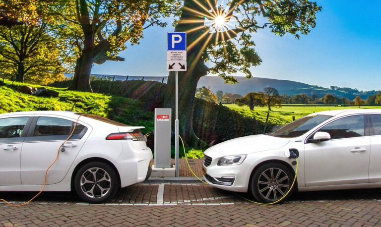 Зарядные станции для электромобилей: бизнес-идея 2021 года!